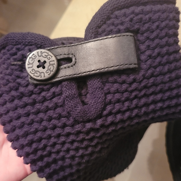 Uggs - Picture 6 of 8